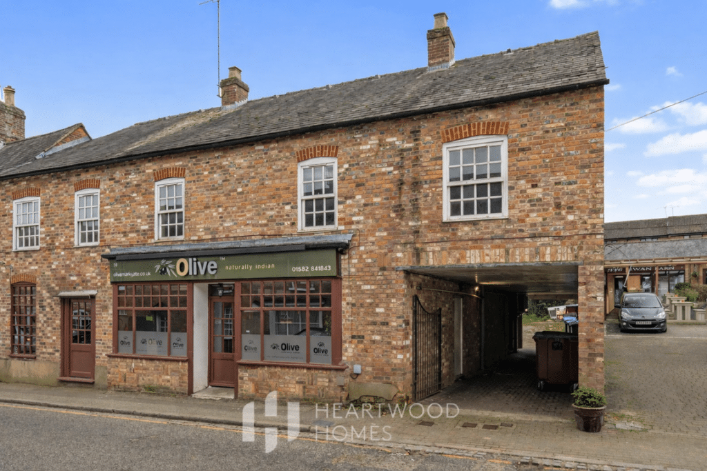 High Street, Markyate, St. Albans, AL3 8PB