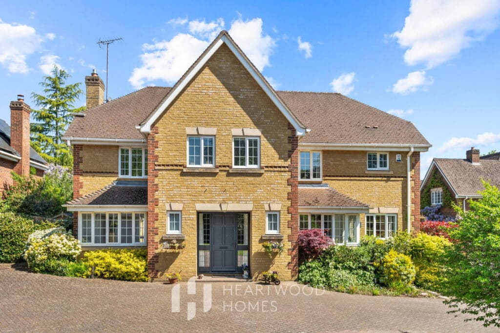Kensington Close, St. Albans, AL1 1JT