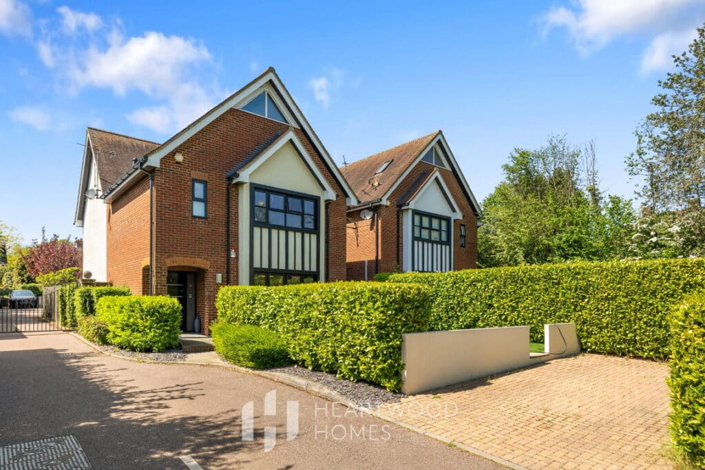 Rosedene End, Watford Road, St. Albans, AL2 3BN