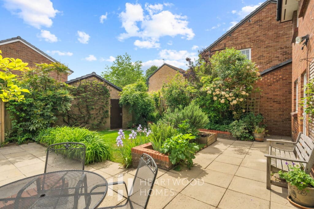 Harness Way, St. Albans, AL4 9HB