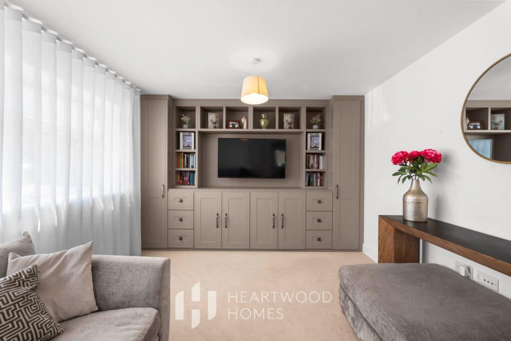 Carisbrooke Road, St. Albans, AL2 3HR