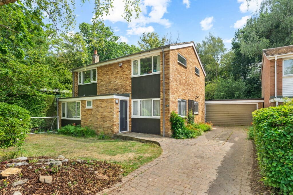 Hall Heath Close, St. Albans, AL1 4BL