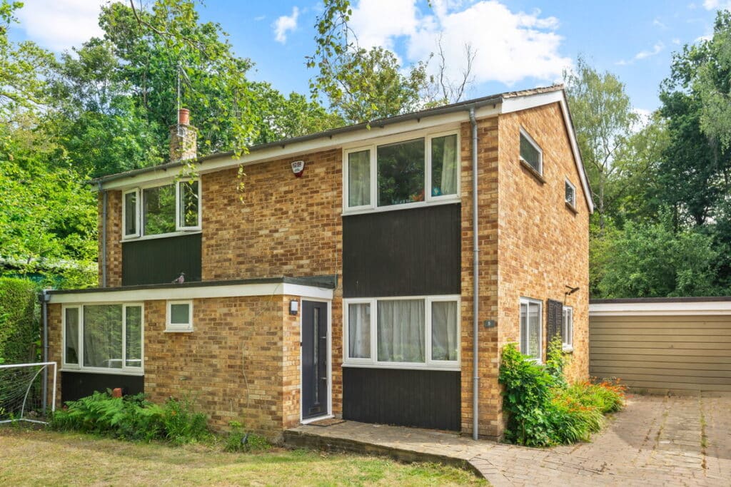 Hall Heath Close, St. Albans, AL1 4BL