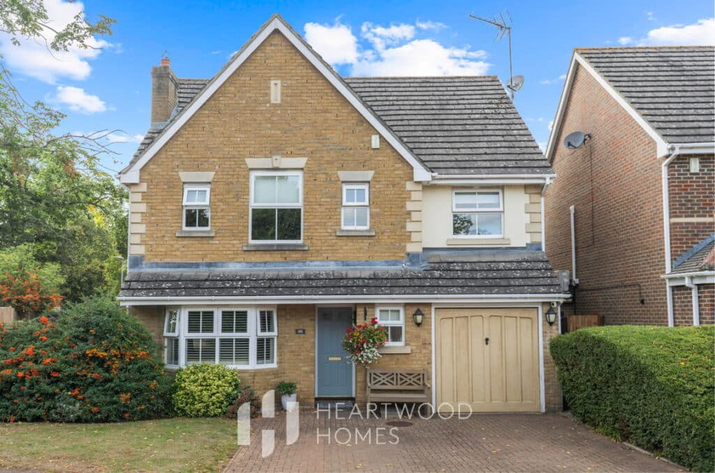 Puddingstone Drive, St. Albans, AL4 0GY